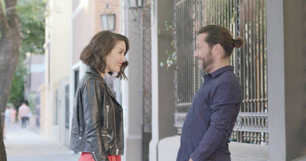 Diego Torres interpreta al ex de Pilar, con quien mantiene una amistad demasiado cercana por momentos.