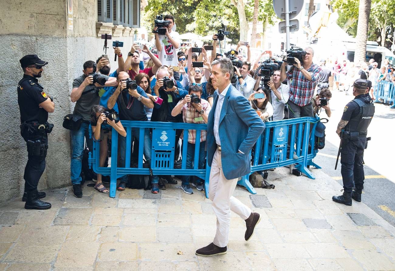 Urdangarín fue condenado a cinco años y diez meses de prisión por el conocido “caso Nóos”. Foto: AFP, JAIME REINA Urdangarín fue condenado a cinco años y diez meses de prisión por el conocido “caso Nóos”. Foto: AFP, JAIME REINA