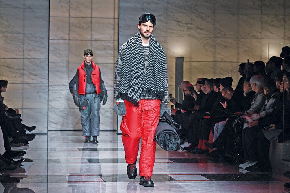 Armani presentó su colección Neve, una serie de prendas para la nieve y looks para después de esquiar.