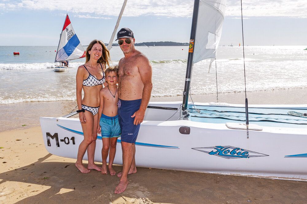Virginia Martínez Ríos y Federico Rizzi con su hijo Luciano.