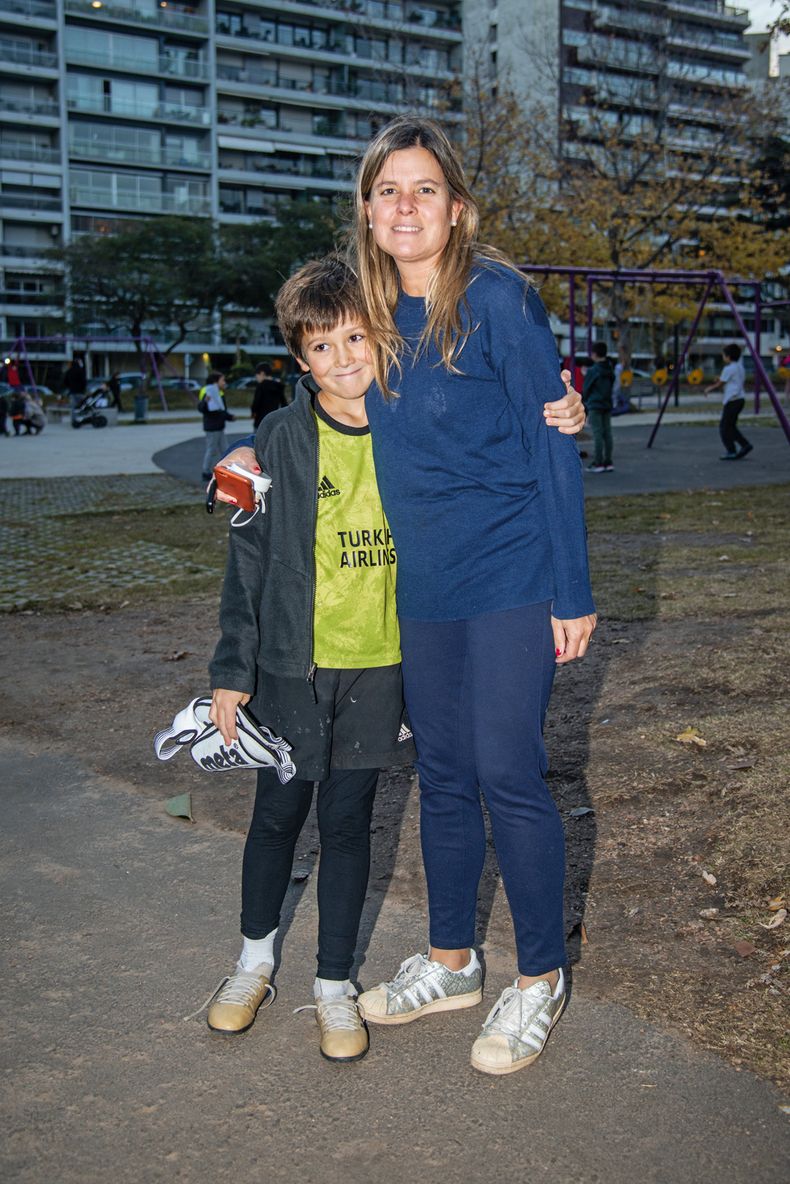 Mateo Bevilacqua y Cecilia Freira en el Parque Villa Biarritz