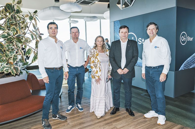Director de Productos y Servicios OnStar Jaime Gil, gerente para América Latina&nbsp;OnStar Gustavo Garrastazu, responsable para Argentina, Paraguay y Uruguay&nbsp;OnStar Ana Rubini, gerente de General Motors Uruguay Claudio D’Agostini y&nbsp;gerente de Comunicación de General Motors Uruguay Bernardo García.&nbsp;