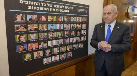 El primer ministro de Israel Benjamin Netanyahu, este jueves antes de entrar a la reunión del gabinete de gobierno.