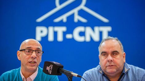 Marcelo Abdala y Joselo López en una conferencia de prensa en el PIT-CNT