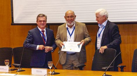 El presidente del IPC, Ricardo Santín; el presidente de Cupra, Domingo Estévez; y el director ejecutivo de Cupra, Federico Stanham.