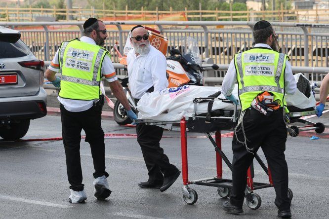 Varios muertos tras tiroteo en cruce de Jerusalén.