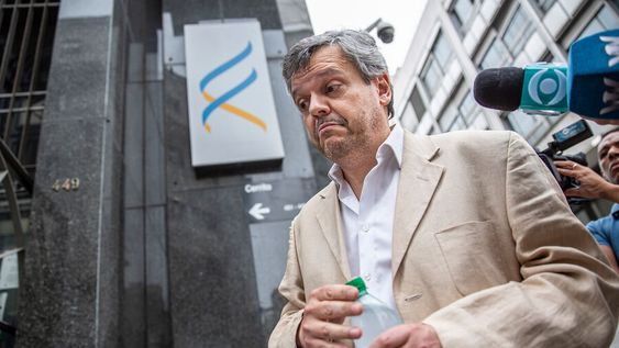 Gustavo Leal previo a su declaración por el caso Astesiano en Fiscalía General de la Nación en Montevideo. Foto: Mauricio Zina / adhocFOTOS Gustavo Leal previo a su declaración por el caso Astesiano en Fiscalía General de la Nación en Montevideo. Foto: Mauricio Zina / adhocFOTOS