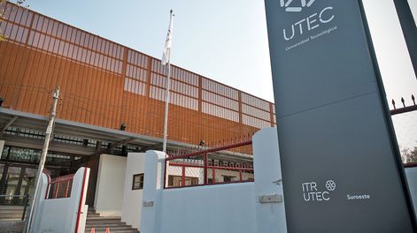 Universidad Tecnológica. Barrio Anglo, Fray Bentos. Foto: Ricardo Antúnez, adhocFOTOS