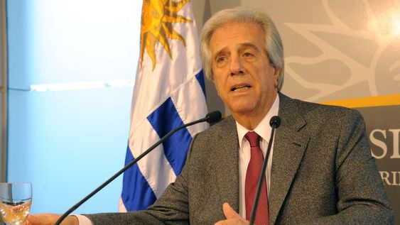 imagen de Vázquez reafirma que su gobierno cumplirá “a rajatabla” en conseguir el 75% de egreso y el 100% de cobertura en educación imagen de Vázquez reafirma que su gobierno cumplirá “a rajatabla” en conseguir el 75% de egreso y el 100% de cobertura en educación