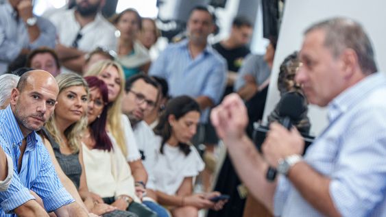 Álvaro Delgado. Álvaro Delgado.