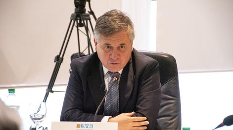 El ministro Paganini dice que se buscan eliminar “riesgos de asimetrías”. Foto: UTE