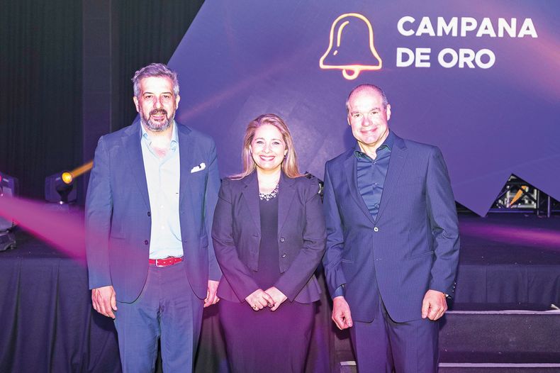 Presidente de las Campanas de Oro Federico Lamaison, directora nacional de Industrias Susana Pecoy y presidente de la Cámara de Anunciantes Nelson Loira