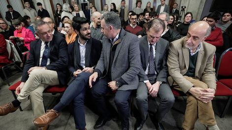 Candidatos presidenciales Álvaro Delgado, Andrés Ojeda, Yamandú Orsi, Guido Manini Ríos y Pablo Mieres