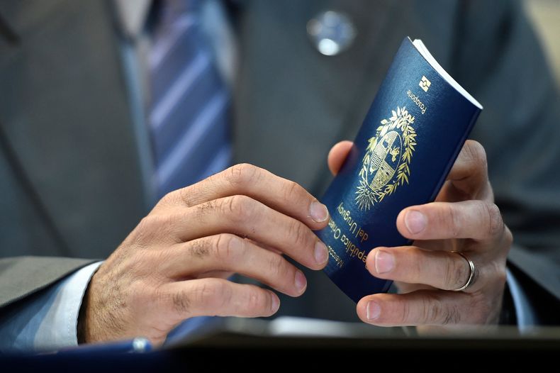 El gobierno modificó la información que contiene el pasaporte uruguayo
