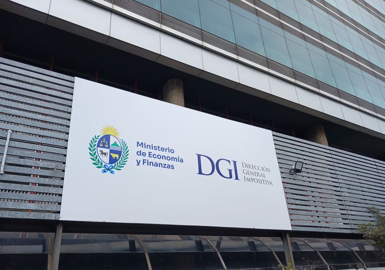 Sede de la DGI, en la Av. Daniel Fernández Crespo.