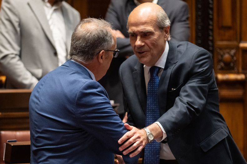 El ministro de Educación y Cultura, José Carlos Mahía, y el diputado blanco Pablo Abdala