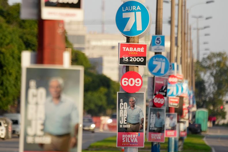 Cartelería electoral en las calles de Montevideo