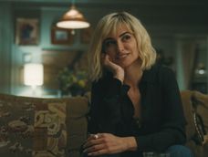 Penélope Cruz en la película La invitación recurre al humor cuando explica qué es la perimenopausia.