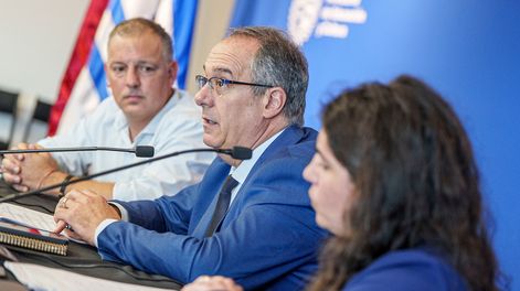 Gabriel Quirici, José Carlos Mahía y Virginia Villalba durante la presentación de propuesta de normativa de regulación del sistema de enseñanza terciaria privada en el MEC&nbsp;