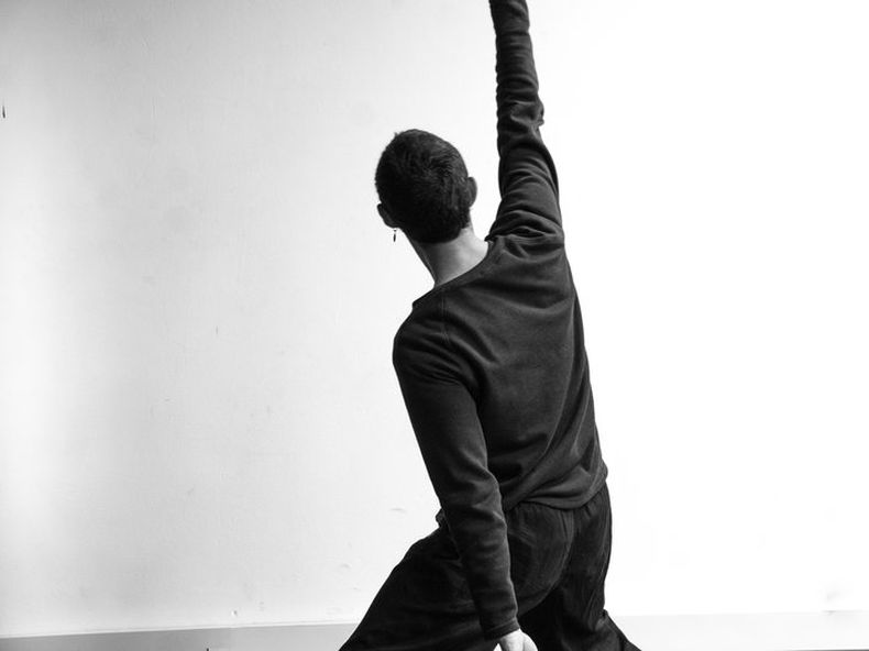 Vuelve al Teatro Solís el ciclo de danza contemporánea (No tan) Solos al Mediodía