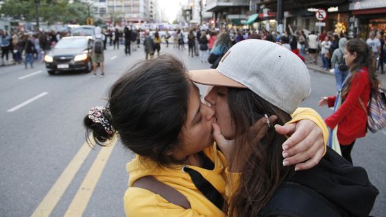 imagen de Candidatos prometen trabajar por la equidad de género, aunque ninguno impulsaría ley de cuotas en el sector público o privado