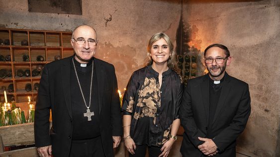 Cardenal Daniel Sturla, directora de Administración y Recaudación del Liceo Jubilar Sofía Presno y director general del Liceo Jubilar, sacerdote Alejandro Korahais