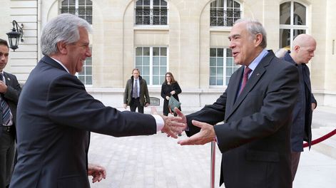Búsqueda | Vázquez, en sus pasos de acercamiento a la sede de la OCDE, en París. Foto: Herve Cortinat /OCDE