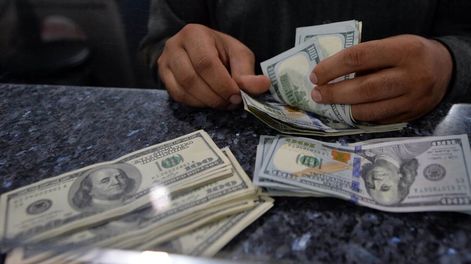 imagen de Dólar se estabiliza; equipo económico prevé menor “atraso”