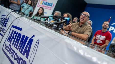 Conferencia de prensa previa a la entrega de firmas del plebiscito de la seguridad social, en la sede del PIT-CNT en Montevideo