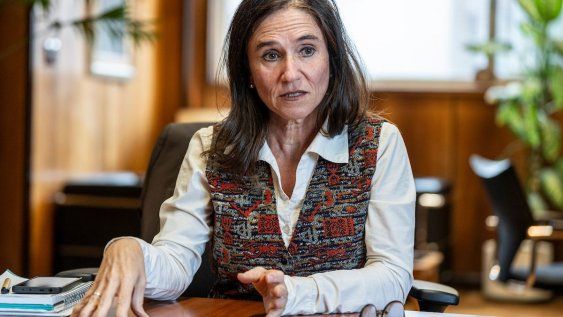 Presidenta de Ancap, Cecilia San Román, durante la entrevista con Búsqueda. Presidenta de Ancap, Cecilia San Román, durante la entrevista con Búsqueda.