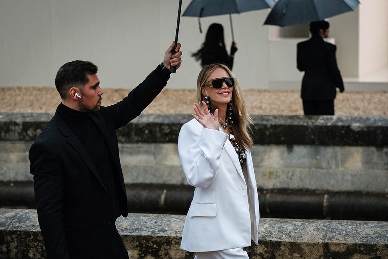 Charlize Theron estuvo en la presentación de Givenchy.