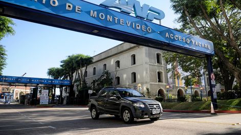 Entrada al Puerto de Montevideo.