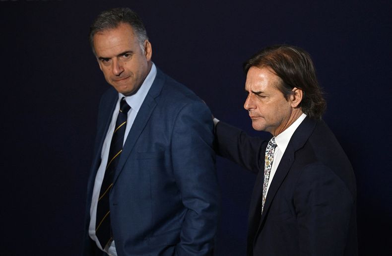 Yamandú Orsi y Luis Lacalle Pou en la última Cumbre del Mercosur