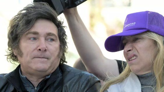 Las acusaciones de corrupción amenazan con descarrilar al presidente de Argentina, Javier Milei, y a su hermana, secretaria general de la Presidencia, Karina Milei. Las acusaciones de corrupción amenazan con descarrilar al presidente de Argentina, Javier Milei, y a su hermana, secretaria general de la Presidencia, Karina Milei.