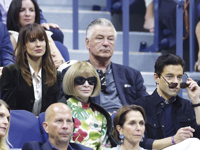 Rami Malek, Anna Wintour, Alec Baldwin y su esposa Hilaria Baldwin asistieron al partido entre Jannik Sinner y Aleksandr Búblik.