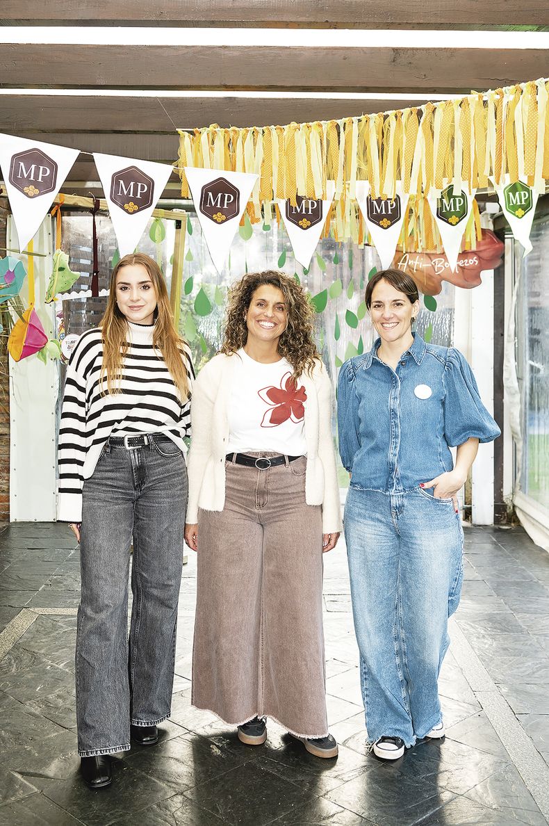Asistente de Marketing de MP Florencia Borgato y gerenta de&nbsp;Marketing de MP Amorina Baggi con Francesca Quartino, de El Asombratorio