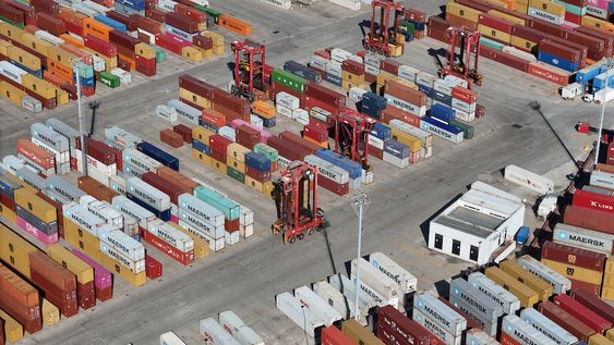 Las exportaciones aumentaron en el semestre, pero las importaciones disminuyeron frente a un año atrás Las exportaciones aumentaron en el semestre, pero las importaciones disminuyeron frente a un año atrás