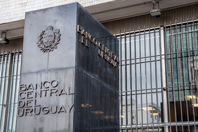 Fachada del Banco Central del Uruguay.