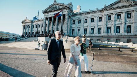 Rodrigo Goñi, presidente de Diputados, y Carolina Cosse, presidenta de la Asamblea General y el Senado, en la inauguración del segundo período legislativo de la actual legislatura. Rodrigo Goñi, presidente de Diputados, y Carolina Cosse, presidenta de la Asamblea General y el Senado, en la inauguración del segundo período legislativo de la actual legislatura.