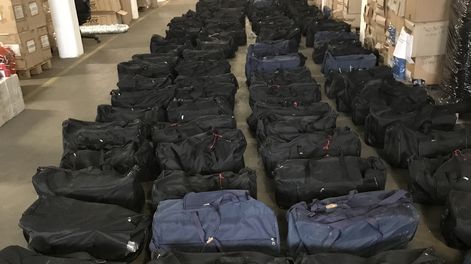 Foto difundida por la Oficina de Investigación de Aduanas de Hamburgo el 2 de agosto de 2019 que muestra el cargamento de 4,5 toneladas de cocaína que fue incautado, con un valor estimado de US$ 1,1 mil millones. La droga fue detectada en un contenedor procedente de Uruguay. &nbsp;