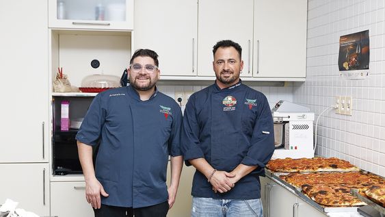 Chefs Carlo Sammarco y Santiago Cenitoya