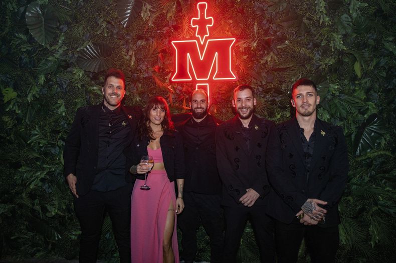 De Magnum: el productor Martín Tripodi, la gerenta administrativa Chloé Pinet, el director Juan Manuel Berro, el bar manager Gonzalo Zaballa y el gerente Cédric Pinet
