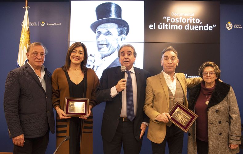 Hijo de Antonio Rezzano, Sergio, Eunice Castro, ministro interino de Turismo Remo Monzeglio, Ignacio Nacho Cardozo e hija de Antonio Rezzano, Rosa