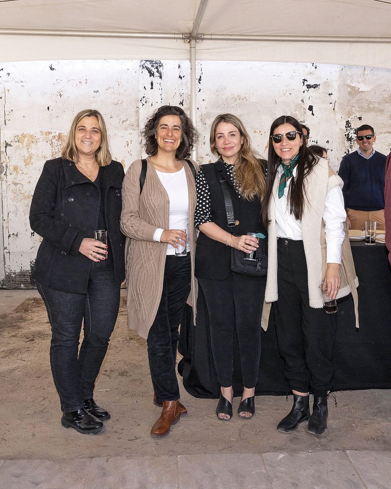 Fernanda Álvarez, Patricia Federico, Lucila Arieta y Sofía Duré