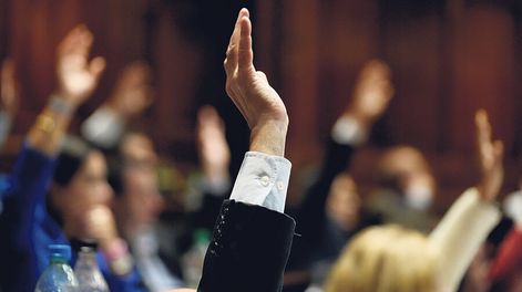 Votación durante una sesión en la Cámara de Diputados