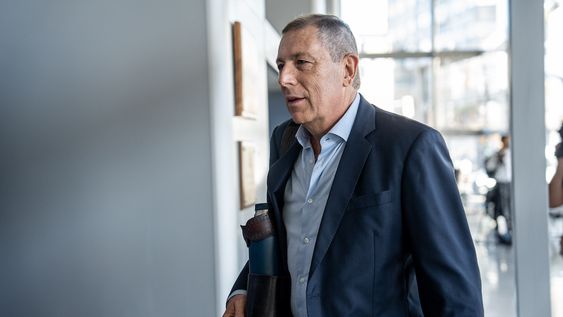 El ministro Oddone ingresando a la Torre Ejecutiva. El ministro Oddone ingresando a la Torre Ejecutiva.