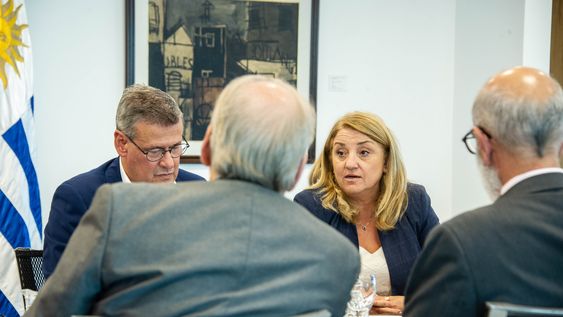 La titular de la Senaclaft, Sandra Libonatti, y el prosecretario de Presidencia, Jorge Díaz, en la segunda reunión de la Comisión contra el Lavado de Activos y Financiamiento del Terrorismo. La titular de la Senaclaft, Sandra Libonatti, y el prosecretario de Presidencia, Jorge Díaz, en la segunda reunión de la Comisión contra el Lavado de Activos y Financiamiento del Terrorismo.