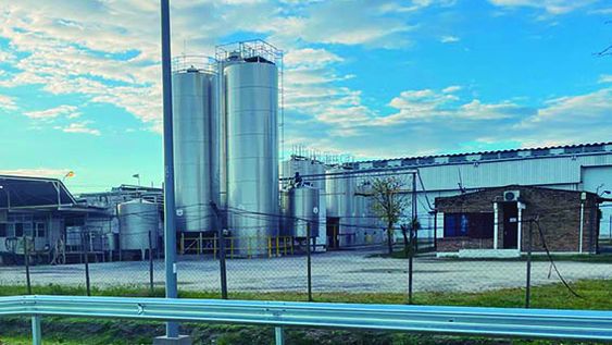 Tras un acuerdo con el síndico Nicolás Castellano, y del juez del caso, la empresa Nofrock asumió la administración de la planta de Calcar en Tarariras Tras un acuerdo con el síndico Nicolás Castellano, y del juez del caso, la empresa Nofrock asumió la administración de la planta de Calcar en Tarariras