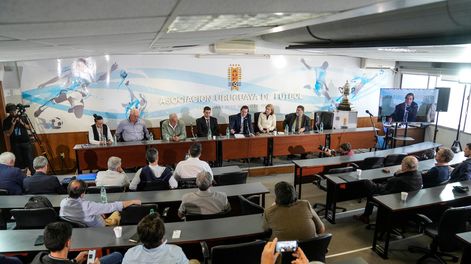 La Asociación Uruguaya de Fútbol anunciará el 22 de diciembre a las empresas ganadoras de su licitación.