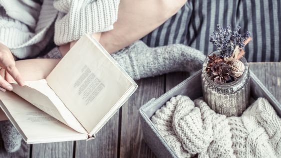 mujeres que se escriben el cuerpo y hablan de familias, de rupturas y de parejas extranas mujeres que se escriben el cuerpo y hablan de familias, de rupturas y de parejas extranas